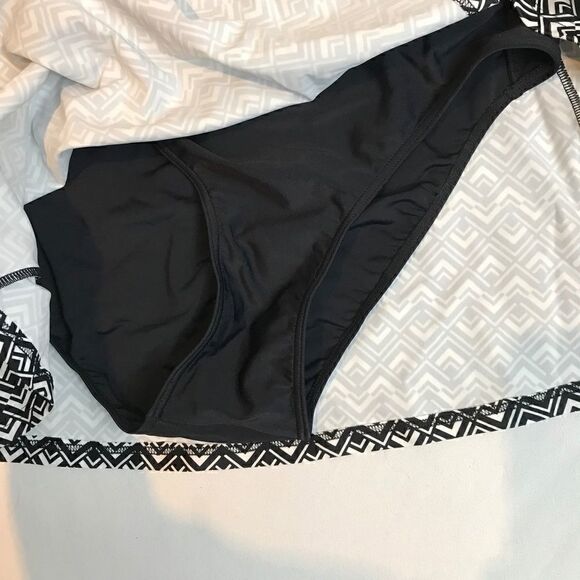 𝅺black & White Swim Skirt Bottom - Picture 2 of 6